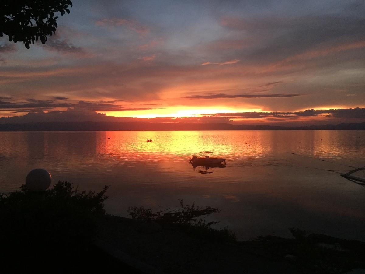 Cabilao Sunset Dive & Beach Resort Loon Kültér fotó