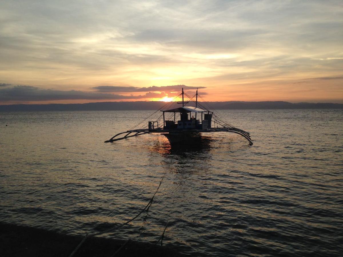 Cabilao Sunset Dive & Beach Resort Loon Kültér fotó