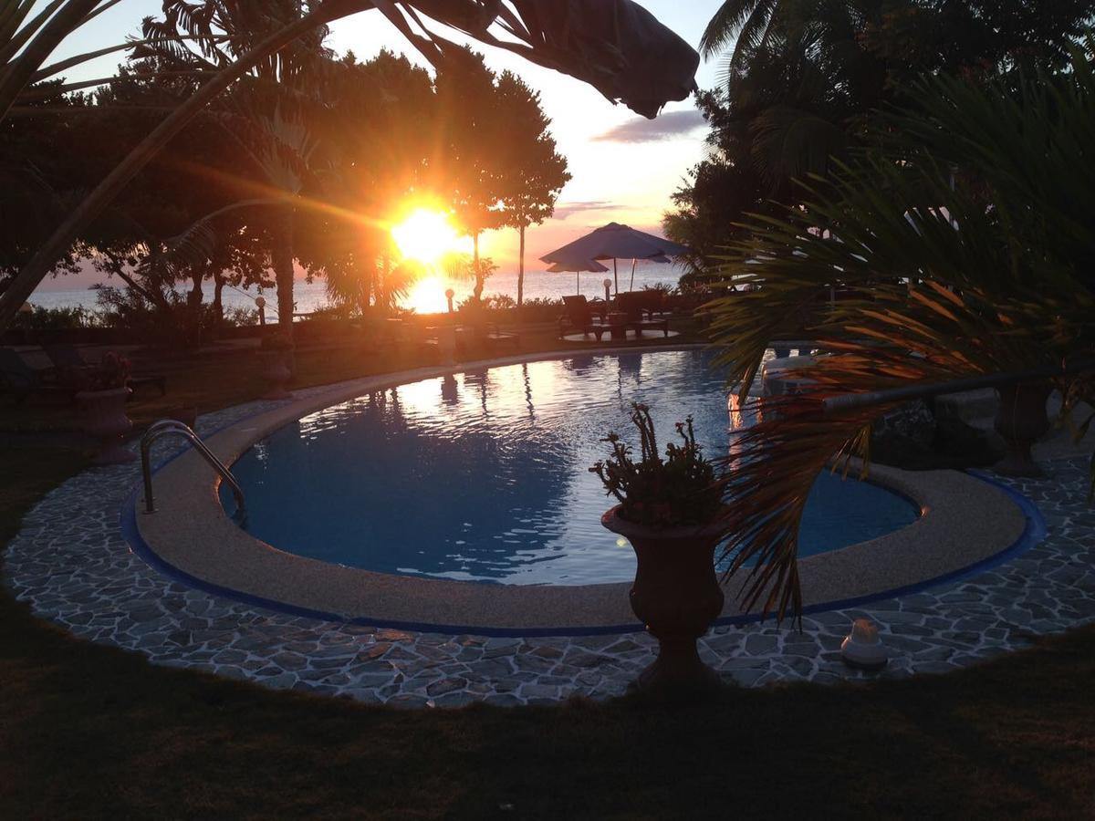 Cabilao Sunset Dive & Beach Resort Loon Kültér fotó
